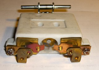 Rheostat full-speed contacts