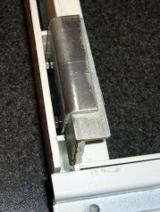 Refrigerator shelf bracket - bottom