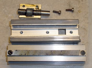 cimg4306 - Rack and pinion - disassembled Rack and pinion - disassembled