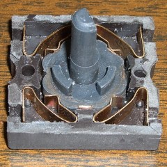 Switch contacts - Off