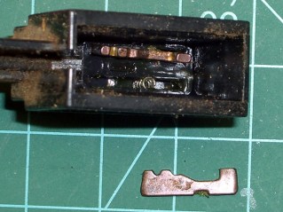 Switch contact slider