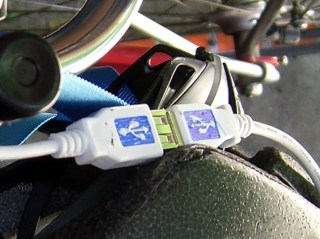 Easy-align USB connectors