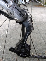 Misrouted chain in rear derailleur
