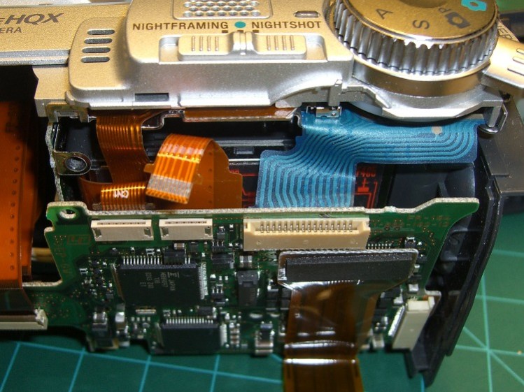 DSC-F717 main board cables - top