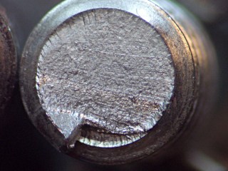 cimg5586 - Fractured screw - head Fractured screw - head