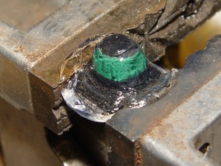 dsc00381 - Switch stem covered acrylic caulk Switch stem covered with acrylic caulk