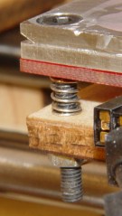 Separation notch in aluminum build plate