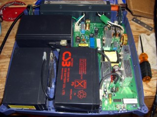 MGE Ellipse 1200 UPS - battery arrangement