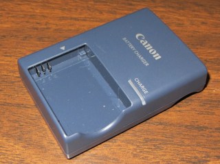 Canon NB-5L charger