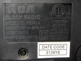 img_0940 - RCA clock - data plate RCA clock - data plate