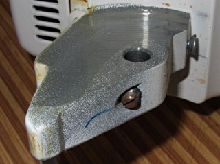 img_1181 - KitchenAid mixer pivot locking screw KitchenAid mixer pivot locking screw