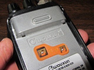 img_1399 - Wouxun KG-UV3D - battery lugs Wouxun KG-UV3D - battery lugs