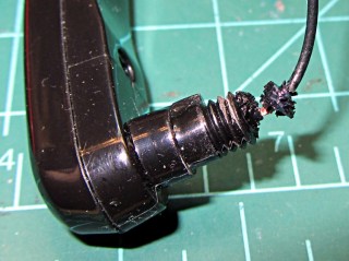 img_1214 - Lenovo headset- Acrylic plastic vs. threadlock Lenovo headset- Acrylic plastic vs. threadlock