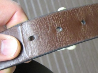 Belt with urethane glue blobs