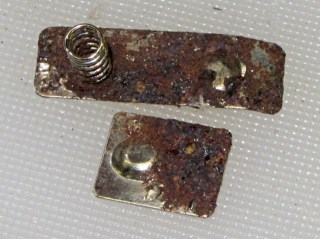 img_1856 - Corroded contacts - original Corroded contacts - original