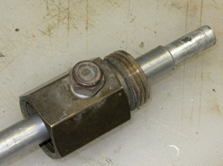 img_2404 - Ball valve - removing nut Ball valve - removing nut