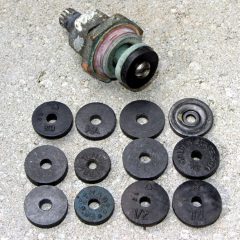 Slop sink valve with washers
