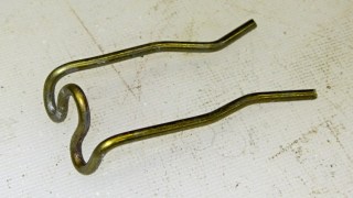 Screwdriver clip - entry bends