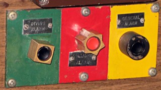 Submarine Albacore - alarm pushbuttons