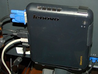 Lenovo Q150 - on VESA Mount