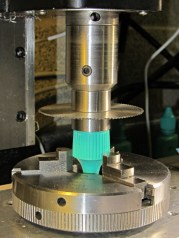 Aligning bottle cap in 3-jaw chuck