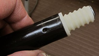 Broom handle screw plug - in handle