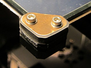 M2 glass retaining clip