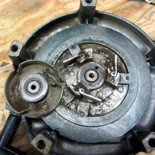 Leaf blower recoil starter