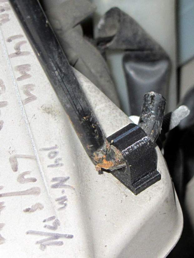 Toyota Sienna hood rod pivot - in place