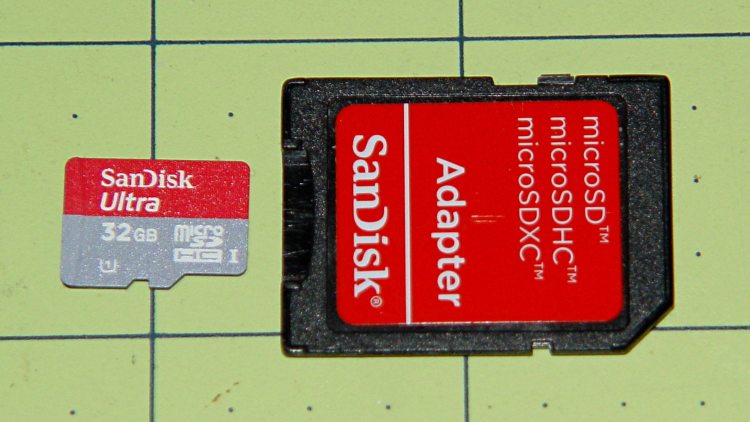 Sandisk 32 GB microSD card