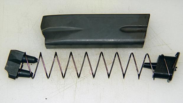 Browning Hi-Power magazine - block in place