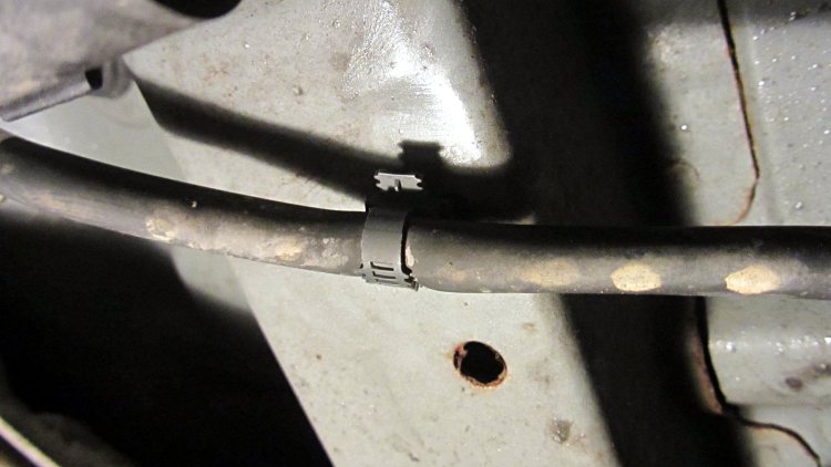 Sienna Bank 1 Sensor 2 - cable clamp