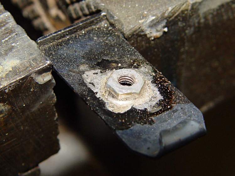 Browning floor plate - nut brazed 1a no screw