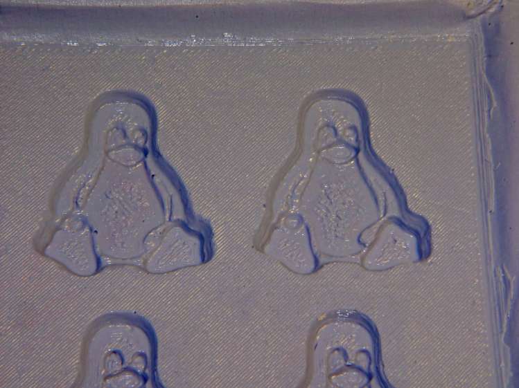 Tux 2x2 mold - negative detail