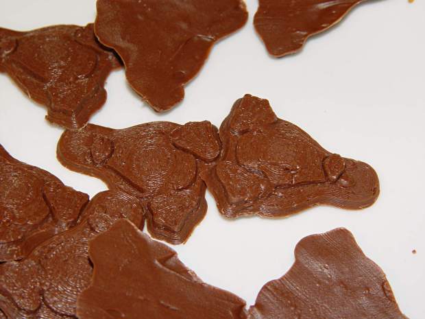 Tux Gradient 4x4 - milk chocolate detail
