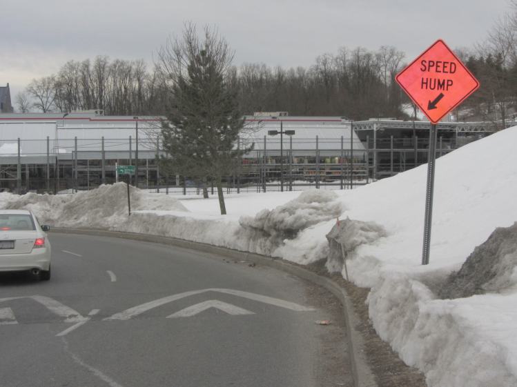 Speed Hump sign