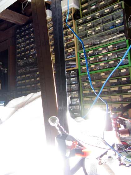 Strobe flash - falling ruler - bottom