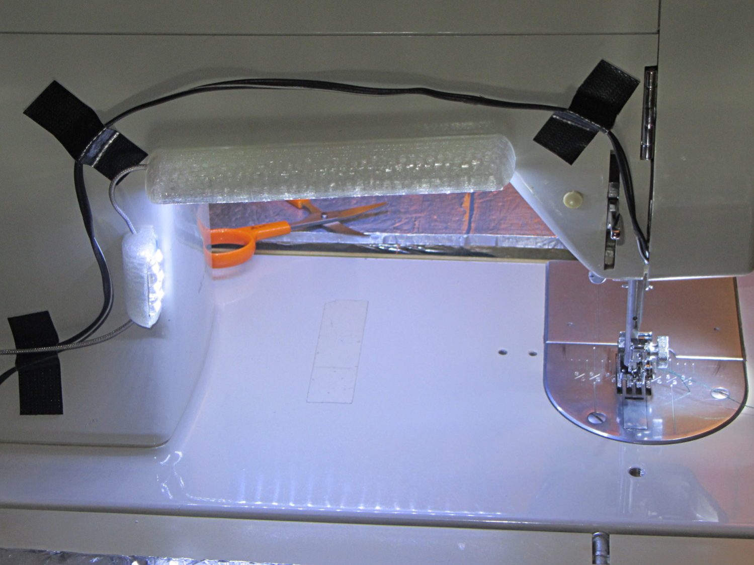 Kenmore 158 Sewing Machine - Cool white LEDs - rear flash
