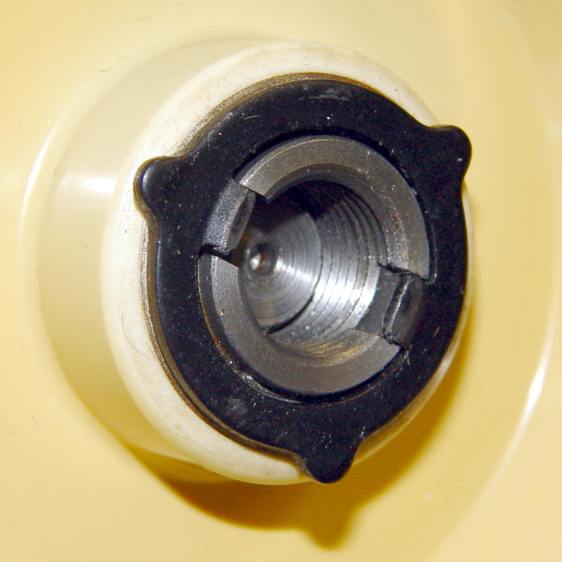 Kenmore 158 - handwheel clutch - detail