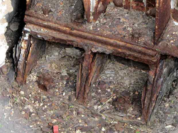 Rusted beam base - Rochester RR station