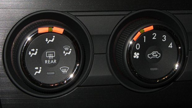 Subaru Forester - knobs - highlighted