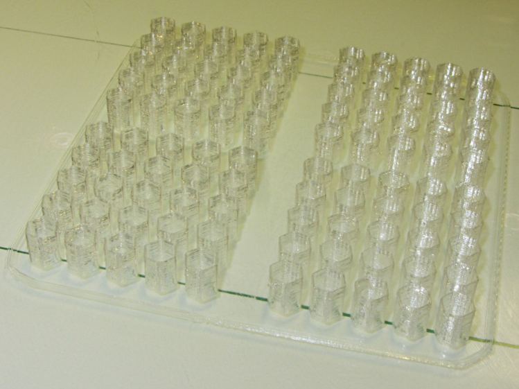 Quilting pin caps - 4 x 25 - on platform