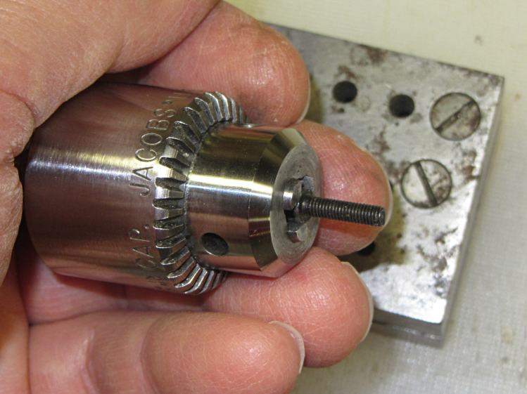 Base screw in Jacobs chuck