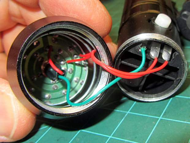 Flashlight switch - internal wiring