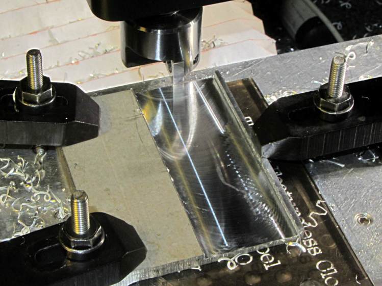 Tour Easy kickstand adapter - flycutting recess