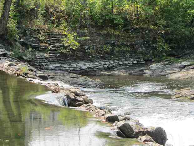 Red Oaks Mill dam - stonework - 2014-09-06
