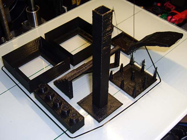 MAKE Magazone 2015 Test Objects - on platform