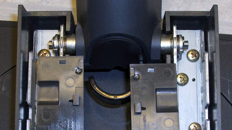 L191p Monitor Stand - struts cover handedness detail