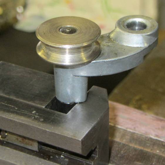 Bobbin Winder - driving out spindle