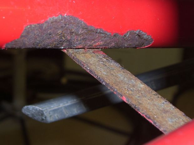 Tour Easy - rusted chainstay strap